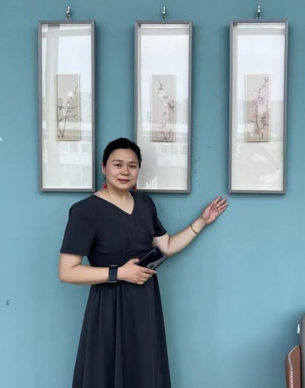 峪科配资 《时光淬彩：陈金梅艺术展》即将在漫艺术画廊开展